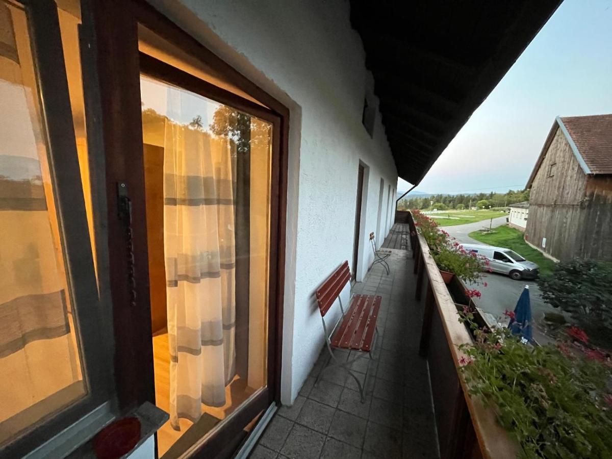 Landgasthof Blasini - Pfahlhof Zandt Bagian luar foto